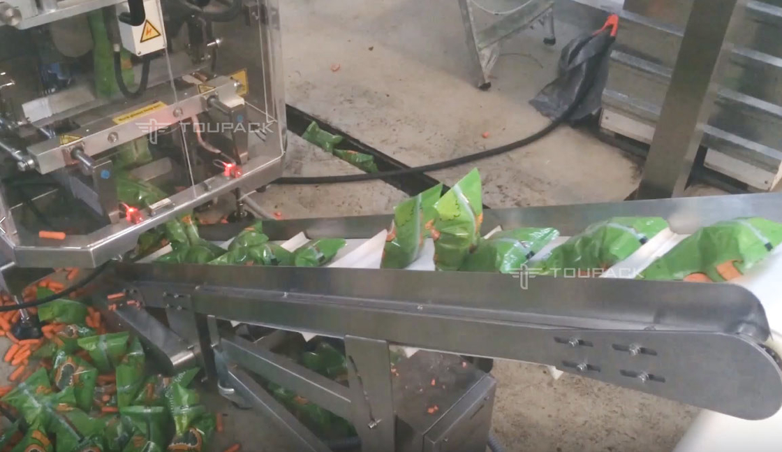 SS316 pesant la carotte de bébé verticale du cresson 500g de laitue de machine de remplissage pesant l'emballage détectant la machine