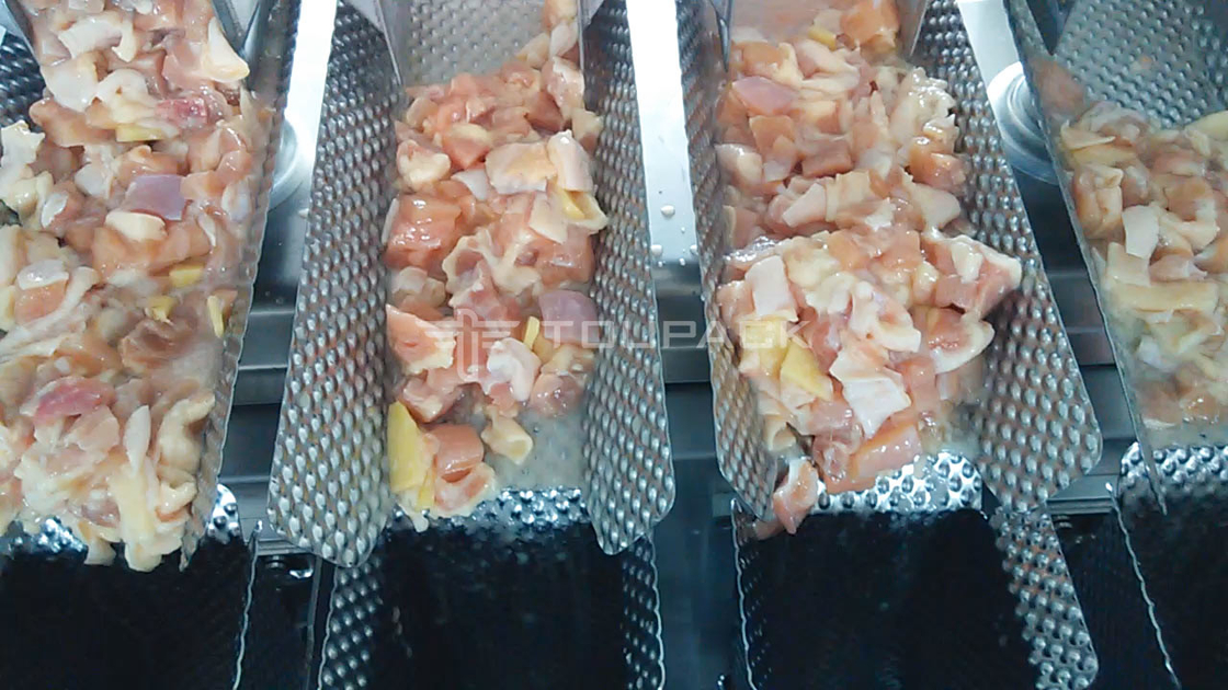 Machine de remplissage multifonctionnelle à grande vitesse 8 têtes pesanteur pour les cornichons poulet en morceaux