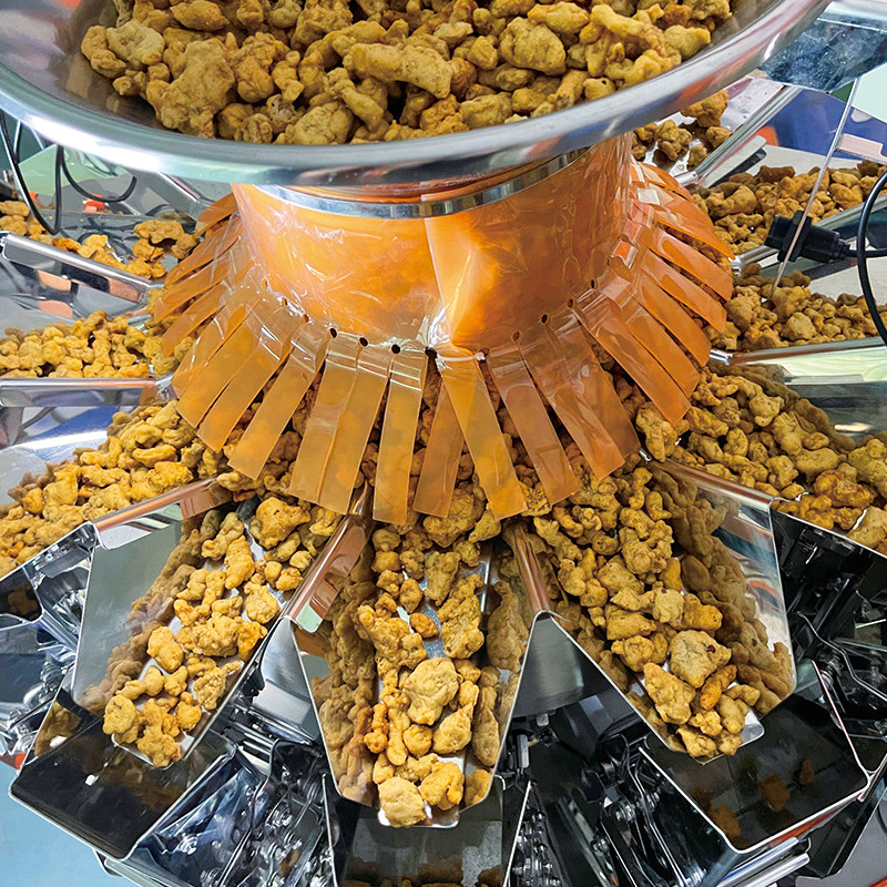 Remplissage personnalisé de noix et aliments pour animaux d'élevage Amandes Noix de cajou Aliments pour animaux Graines de banane Chips Machine à emballer des sacs de bonbons