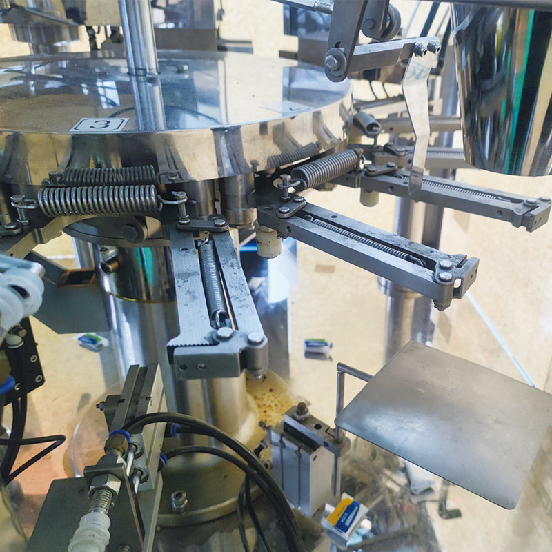 Machine à laver les vaisseaux à grande vitesse automatique Tablettes de détergent poubelles Poche machine à emballer machine à laver les vaisseaux poudre de gel poubelles machine à emballer des sacs