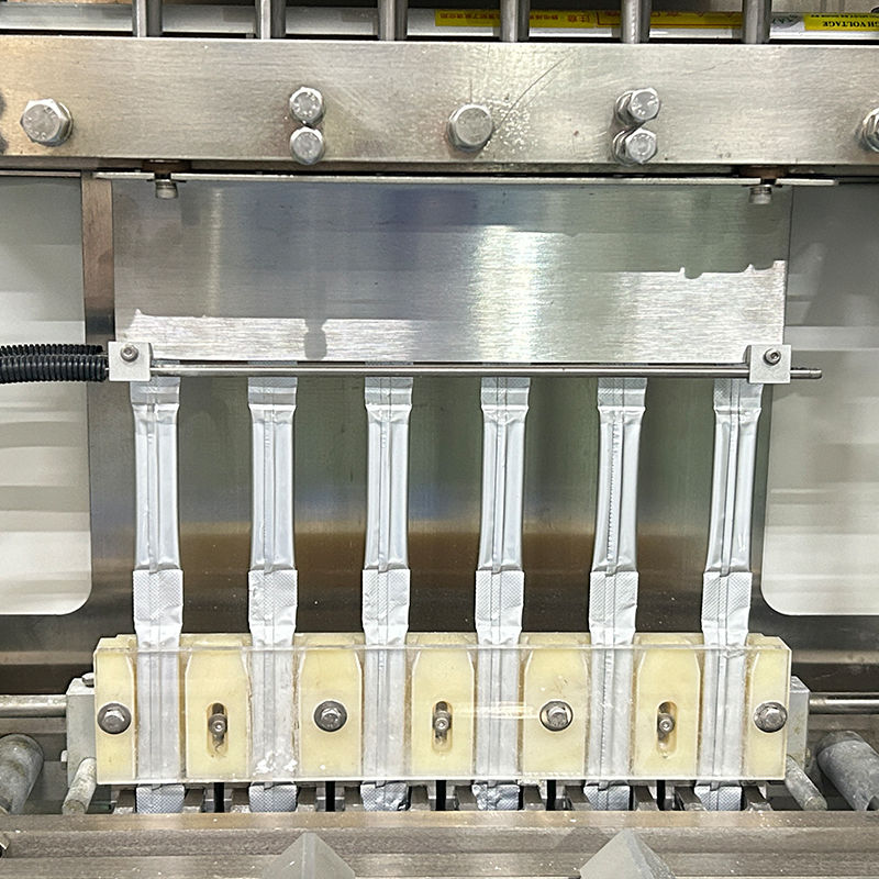 Machine d'emballage automatique de sachets de poudre de boisson alimentaire multicolore pour plusieurs voies 1g-30g, machine de remplissage de poudre de boisson énergétique en stick pack