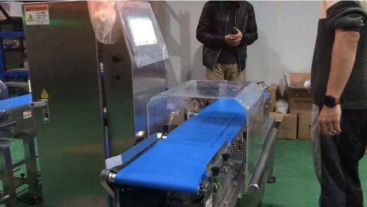 Peseur à grande vitesse de contrôle de 1KW 120p/min pour inspecter le poids des produits